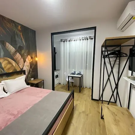 Casa Dorian, Reddoor In The Heart Of Blloku * Tirana